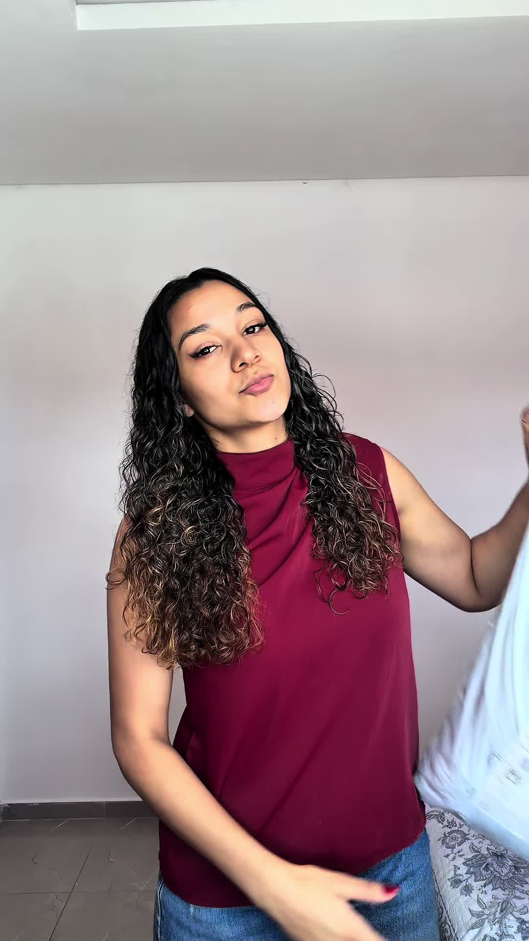TikTok post by @brunaverissimo0 for Felicita. Caption reads: SHEIN Fit Check Challenge! Pesquise por 458XM na....