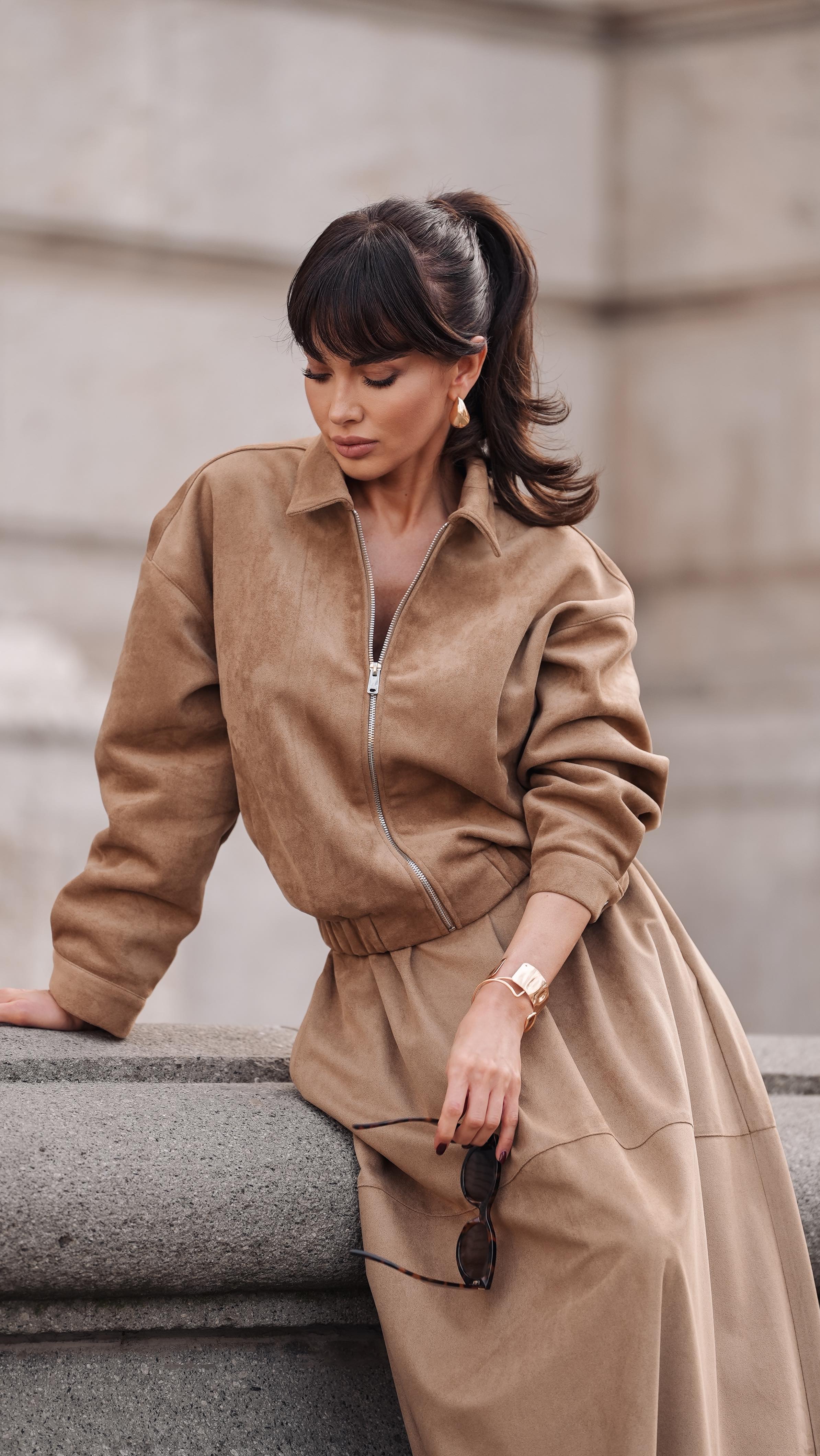 Instagram post by @monica_orlanda for MOHITO. Caption reads: Chic, confident, and effortlessly stylish. ✨ The....