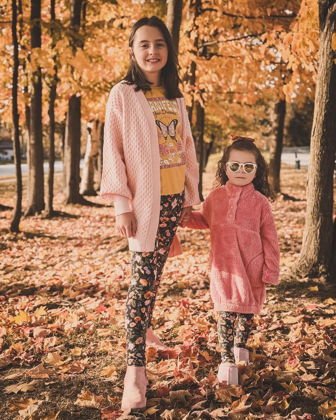 Instagram post by @thaniacantarelli for FabKids. Caption reads: #myfabkids #fabkidspartner #ad
🍂 Happy....