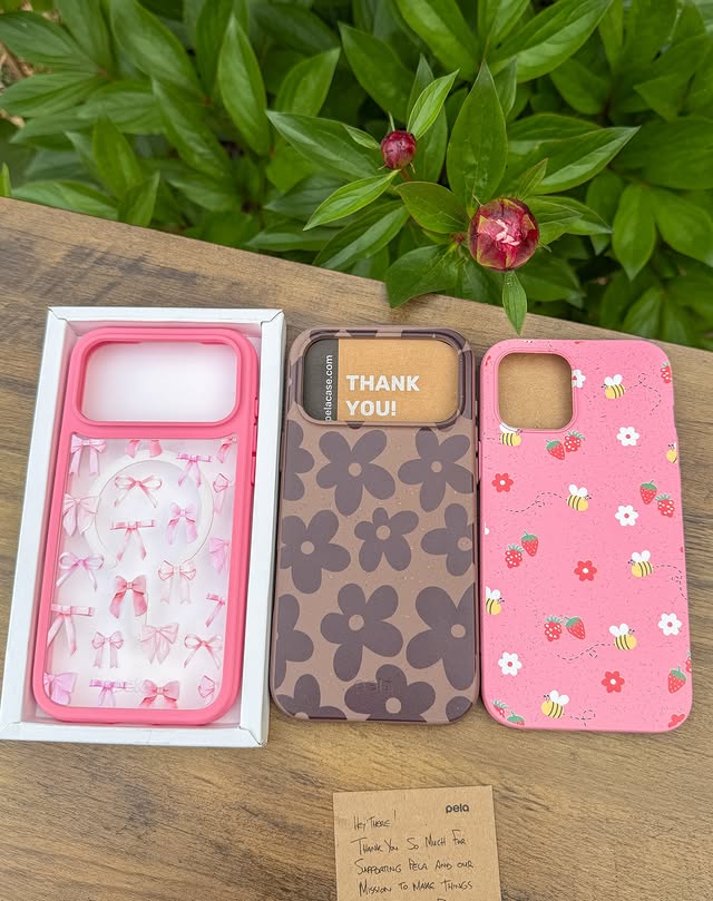 Instagram post by @pami01v for Pela Case. Caption reads: #Ad Who doesn’t love @pelacase ?!😍 I am in love....