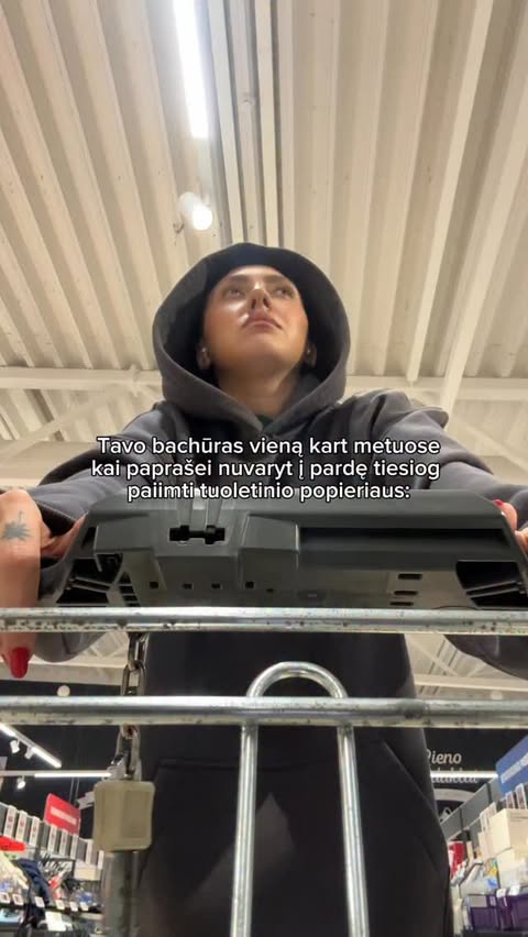 Instagram post by @goda_problema for Lidl Lietuva. Caption reads: [...] 18) VYRAI eina apsipirkt i @lidllietuva....