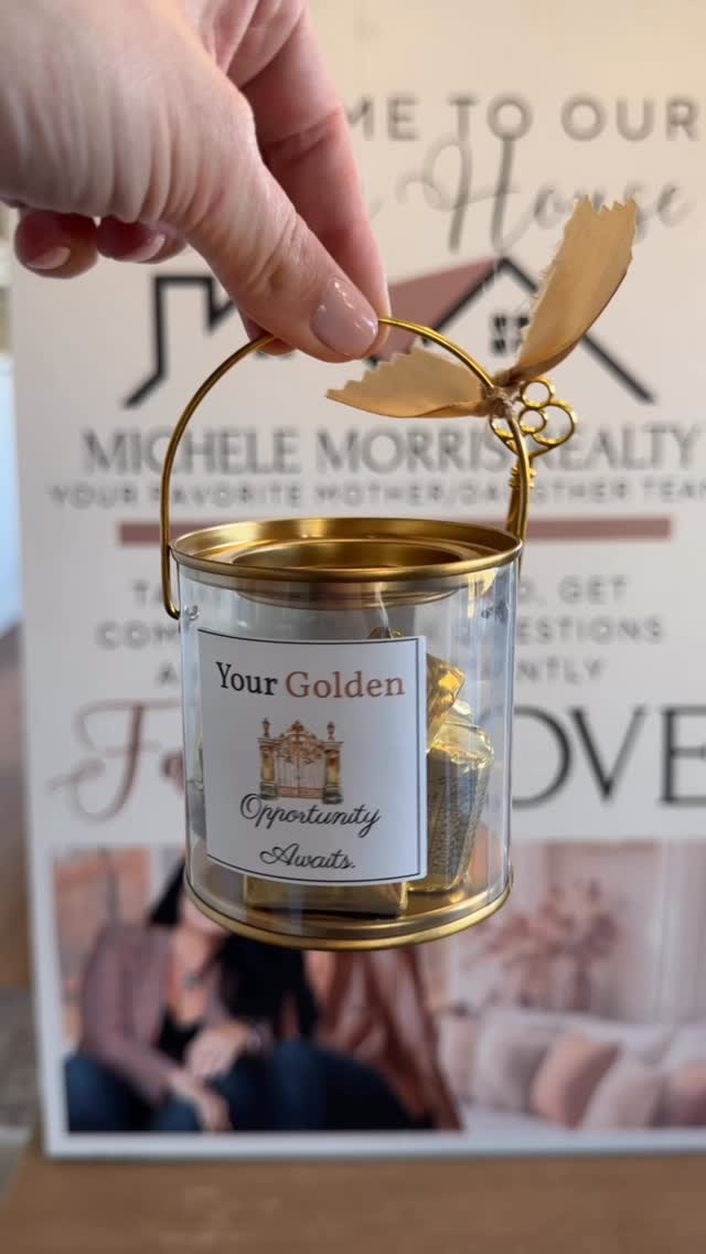 Instagram post by @sellingthesuburbs for Hersheyland. Caption reads: Affordable and easy Open House or event favors!....