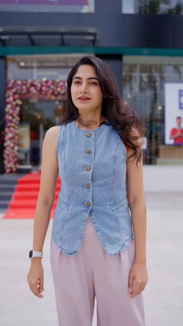 Instagram post by @iamkusheeraviofficial for Croma. Caption reads: 🎉 Croma’s Festival of Dreams is here at....