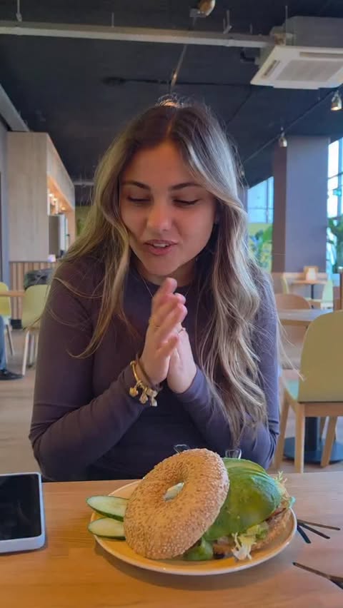 Instagram post by @louisa_masciullo for Samsung Germany. Caption reads: [...] #GalaxyAI #GalaxyS26Ultra @samsunggermany....