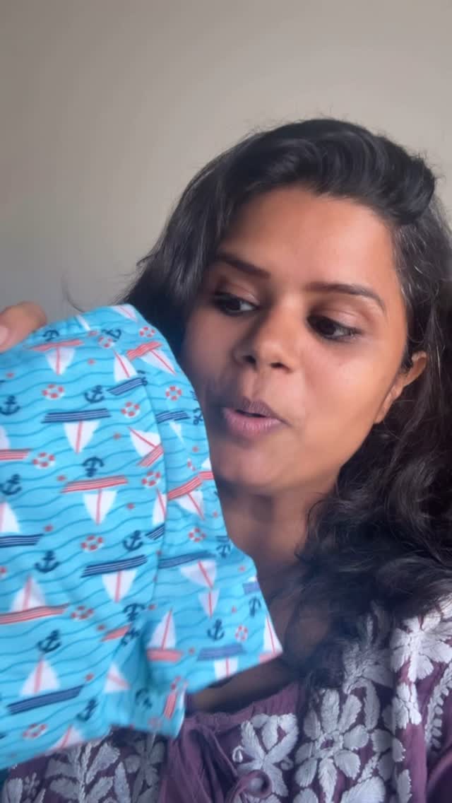 Instagram post by @mellowwmomma for Superbottoms. Caption reads: Ab batao, bekar mein messy toilet training ki kya....