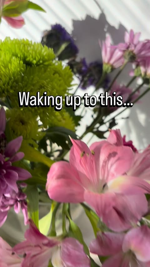 Instagram post by @sinem.inwonderland for Mollyjewelryus. Caption reads: [...] with this stunning new piece from....