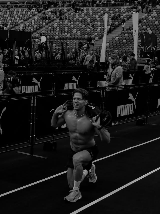 Instagram post by @tymon_zimny for PUMA Running. Caption reads: [...] me at the arena 💞 Współpraca @puma....