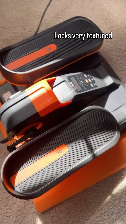 Instagram post by @den.ic.life for TOUSAINS. Caption reads: Bezahlte Partnerschaft!
With the Tousains Mini....