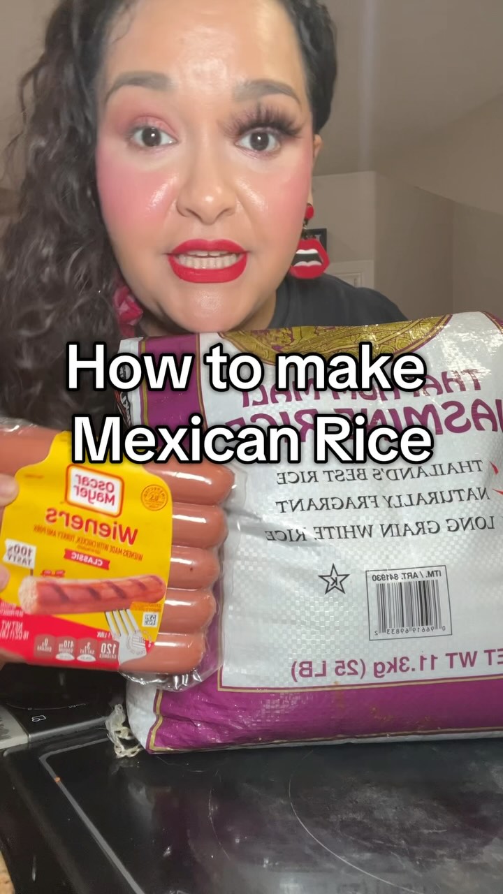 Instagram post by @annette_freckles for Oscar Mayer. Caption reads: Easy Mexican Rice 
#mexicanrice....