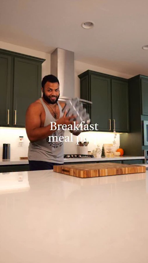 Instagram post by @jefeharris for Kodiak Cakes. Caption reads: Meal prep made simple with @kodiakcakes breakfast....