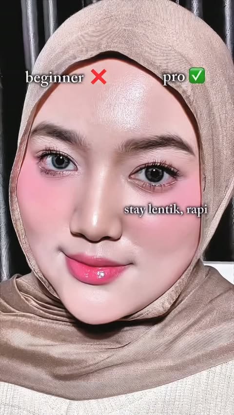 Instagram post by @dwiffahraherz for Barenbliss. Caption reads: [...] with BNB Roll To Definer Mascara 👀....