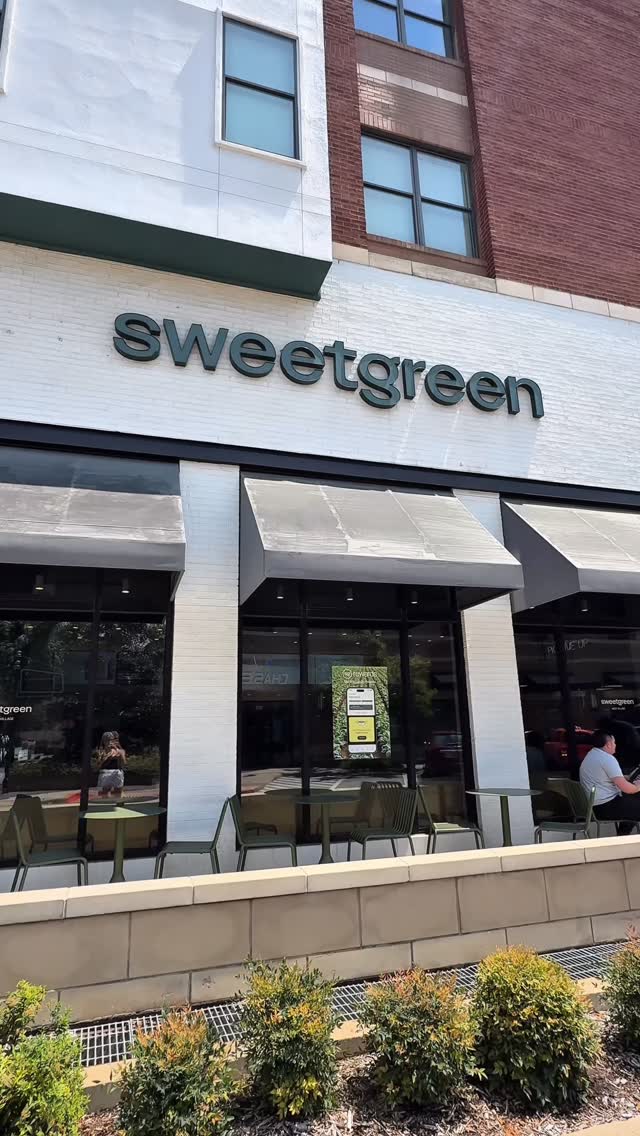 Instagram post by @madisieli for sweetgreen. Caption reads: #sweetgreen_ad Rumor has it @sweetgreen has bigger....