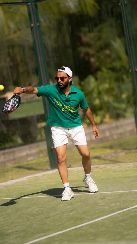 Instagram post by @amanvohra29 for HSBC. Caption reads: [...] incredible padel escape powered by @hsbc_in....