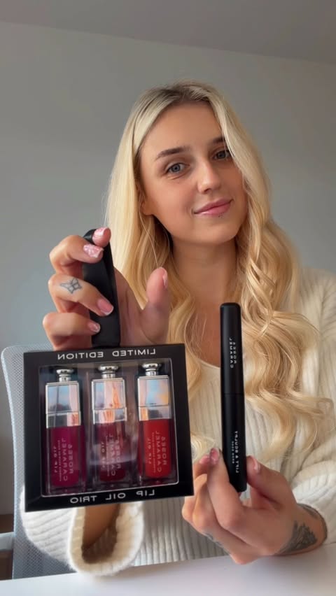 Instagram post by @nicolelaurenxoxo for Rose & Caramel. Caption reads: Must have stocking filler for your girlfriend 🤍....