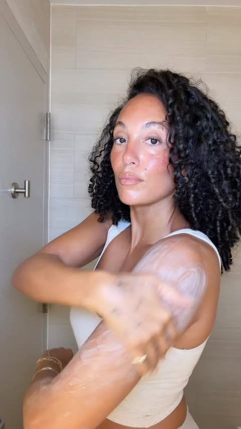Instagram post by @janayerob for Beekman 1802. Caption reads: [...] - I’m just using better products.....