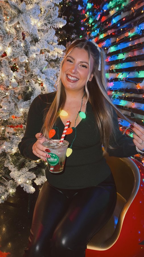 Instagram post by @coriinthecity for Choose Chicago. Caption reads: 10 festive things to add to your Chicago holiday....