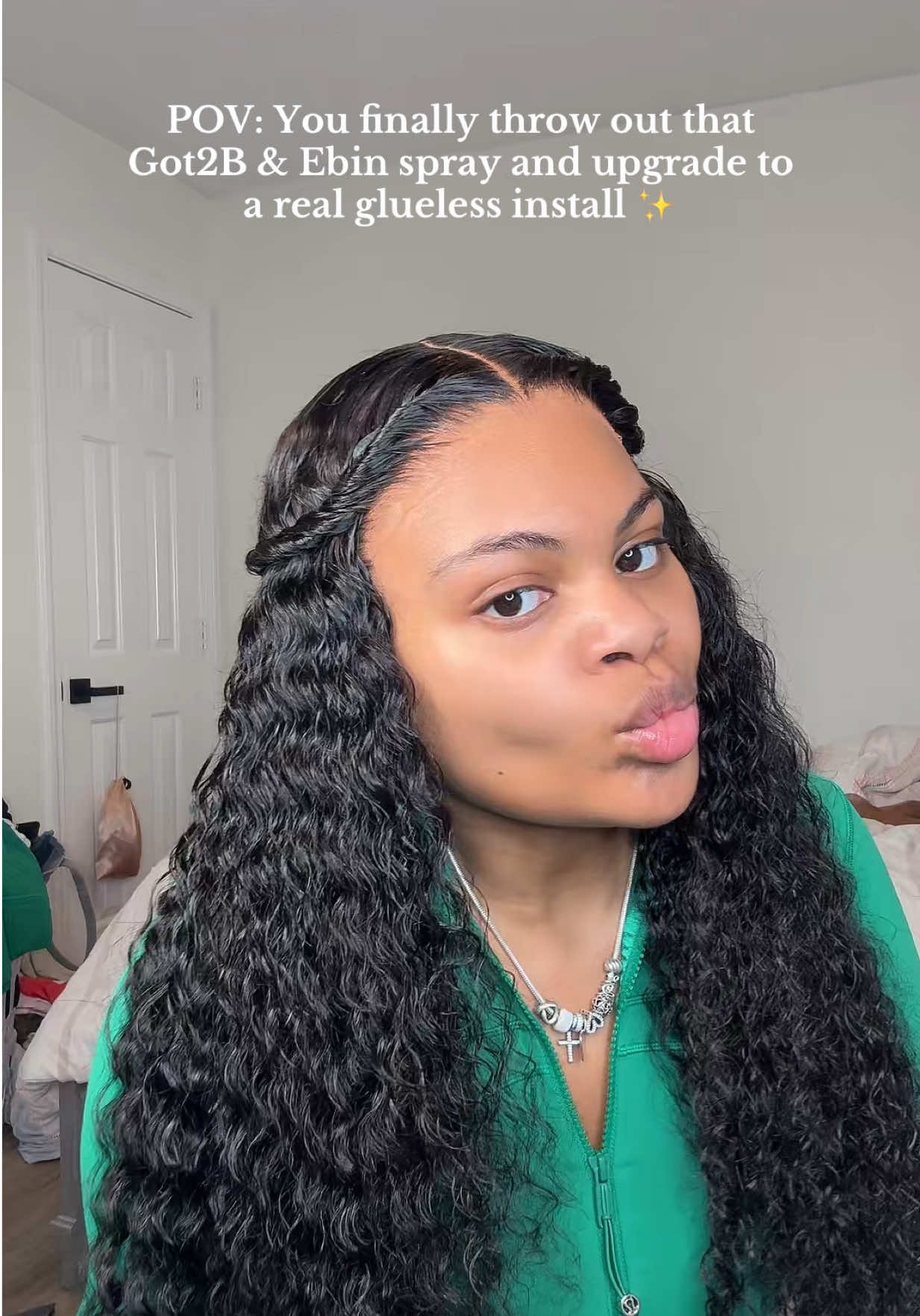 TikTok post by @misslonik for Karlami. Caption reads: Wig from @karlami hair 🫶🏼 link in bio !....