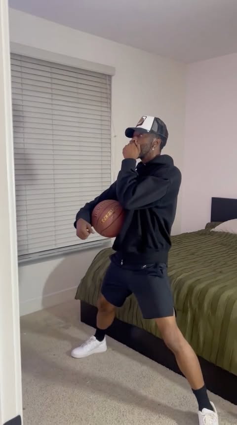 Instagram post by @famouslos32 for DIRECTV. Caption reads: [...] to the stressing to the celebrations....