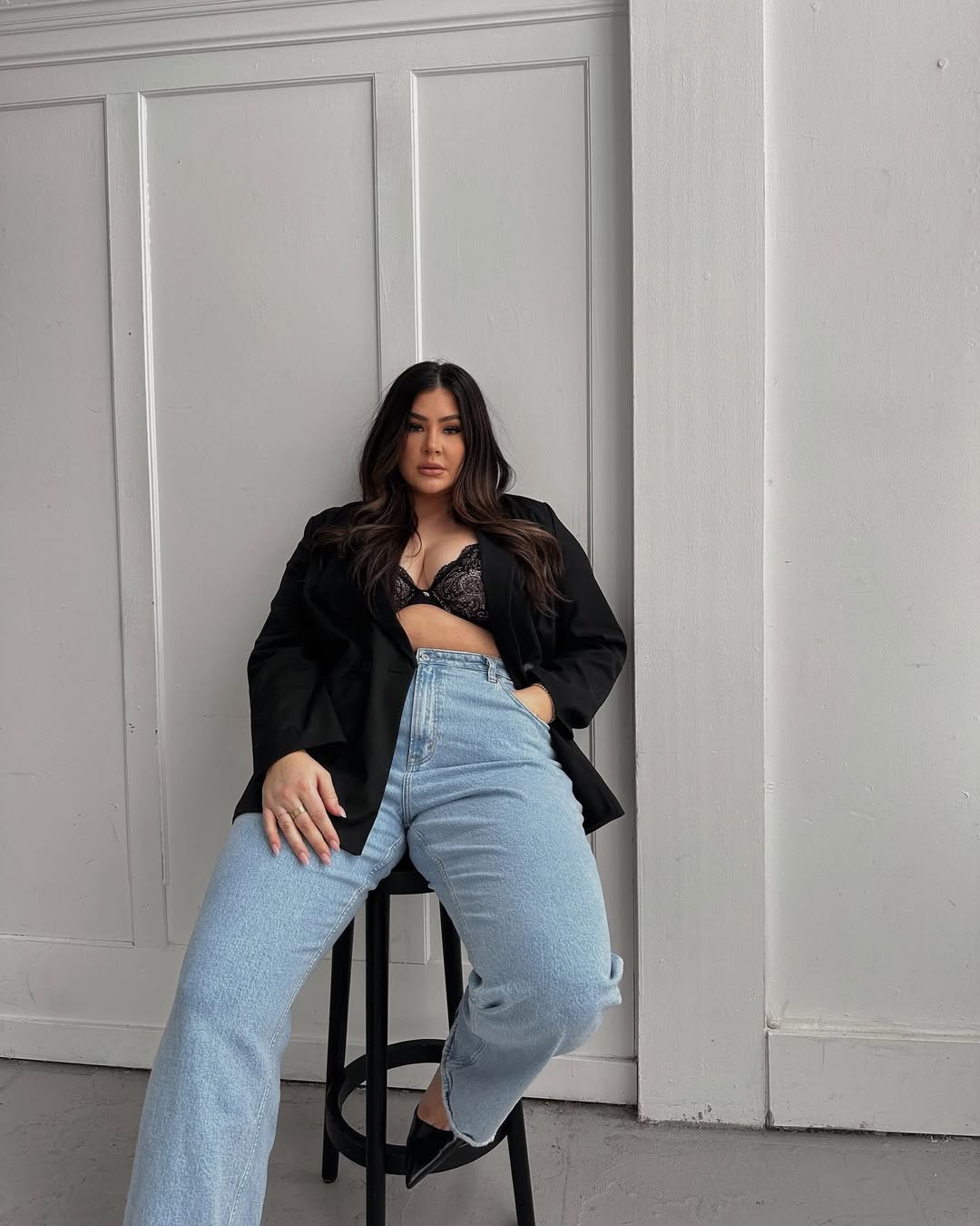 Instagram post by @vanezznezz for ThirdLove. Caption reads: a good outfit always starts with a good bra....