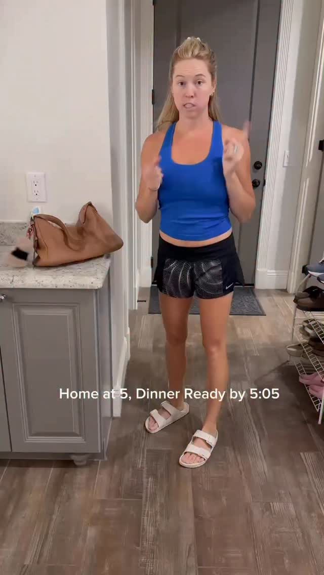 Instagram post by @lottieweaver for Kevins Natural Foods. Caption reads: A busy momma’s lifeline is this dinner in 5 thanks....