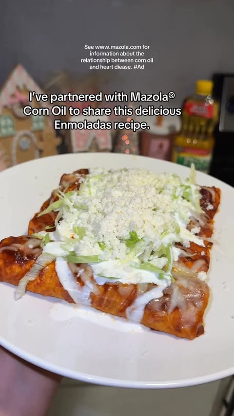 Instagram post by @claudiayuzethcooks for Mazola. Caption reads: #Ad My favorite Enmoladas Recipe
@mazolabrand was....