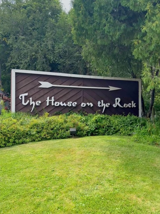 Instagram post by @seeingcoolplaces for Travel Wisconsin. Caption reads: [...] of my highlights from the trip.....