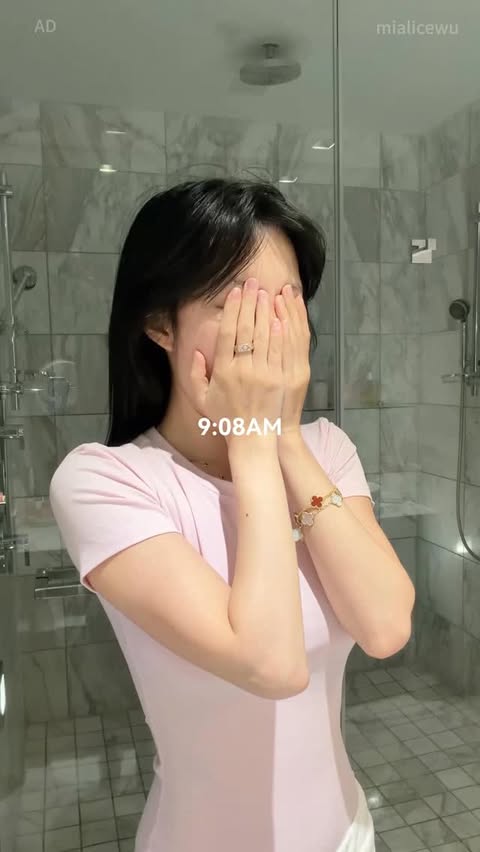 Instagram post by @mialicewu for Bloom Nutrition. Caption reads: [...] #selfcare #bloompartner #bloomsupps....