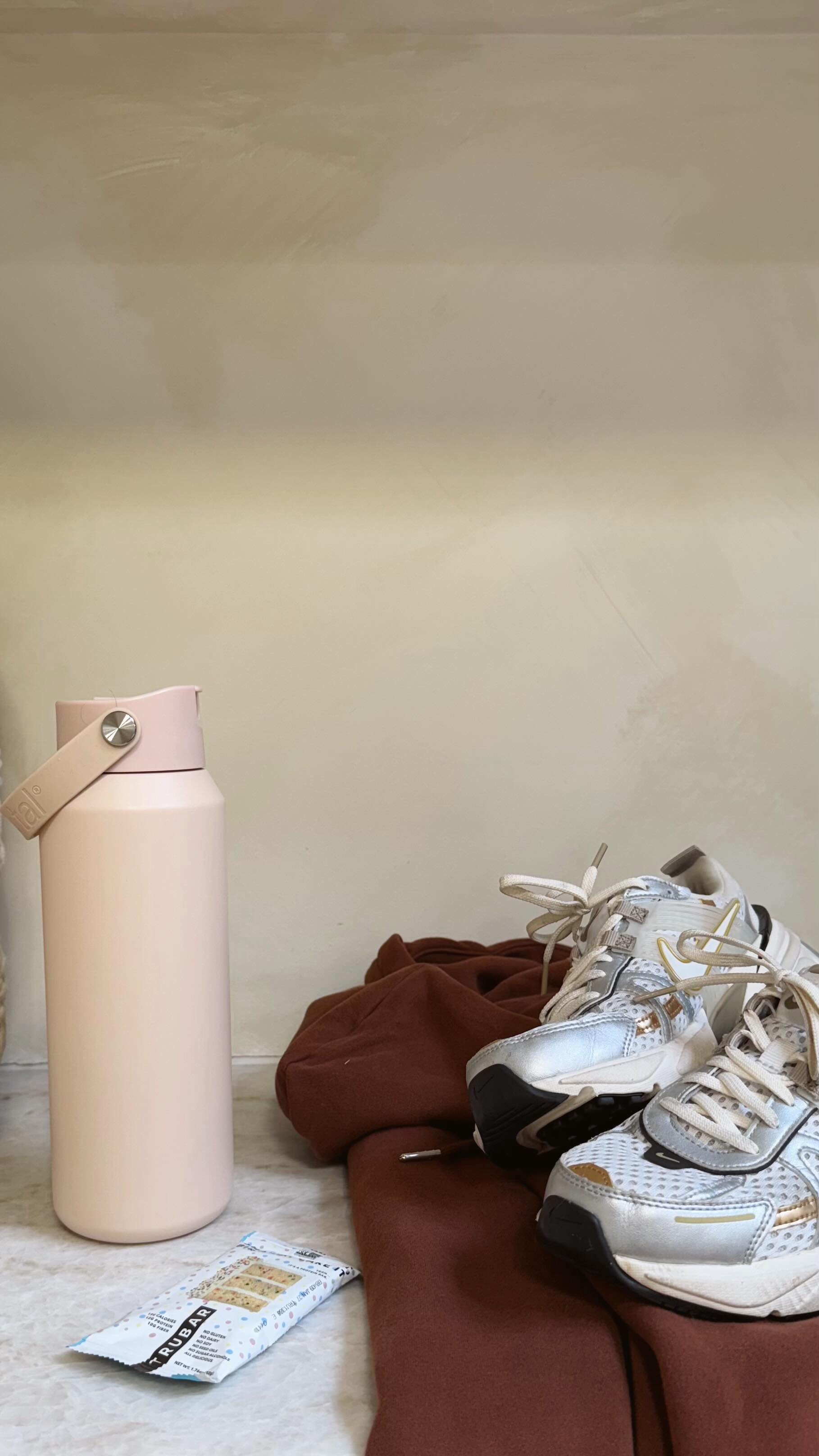 Instagram post by @lindseyharrod for TRUBAR. Caption reads: [...] to that. cute try though!! like me,....