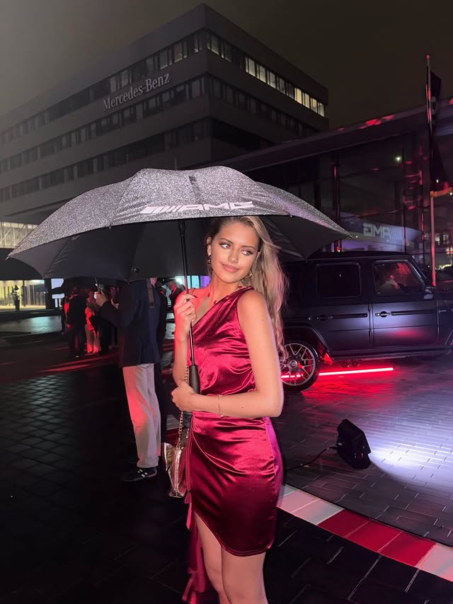 Instagram post by @lenisummer for SHEIN. Caption reads: 💋✨❤️

Werbung/Anzeige SHEIN Black Friday! Suche....