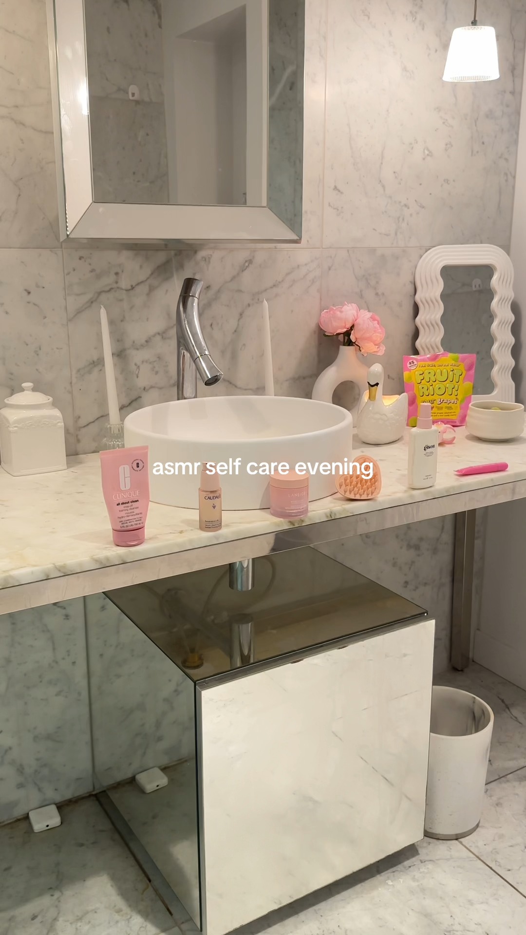 Instagram post by @galiciagordon for Clinique. Caption reads: #FruitRiotPartner asmr self care evening ft.....