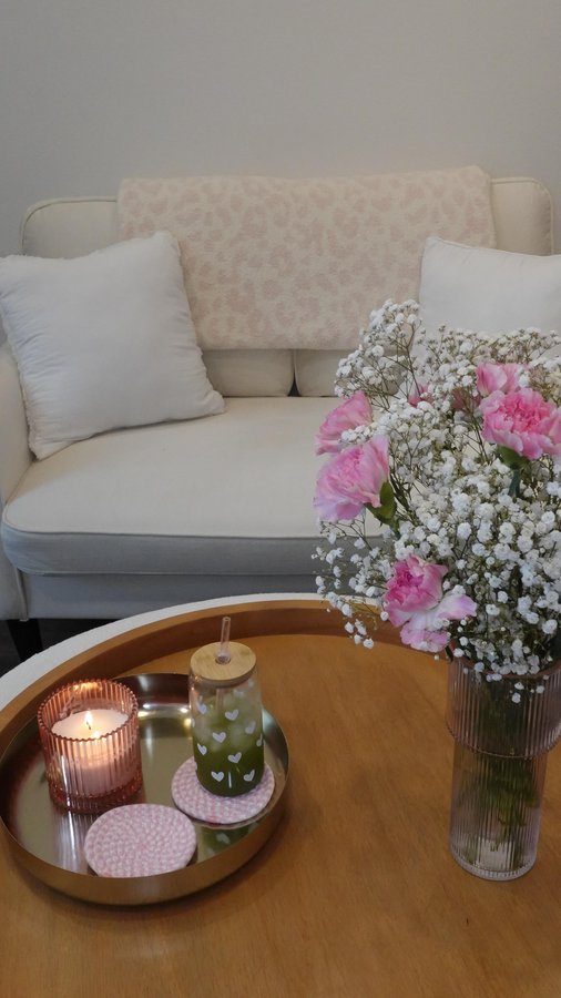 Instagram post by @avamarielahey for Elwood Clothing. Caption reads: Happy Valentine’s Day💕

__

#primepartner #grwm....