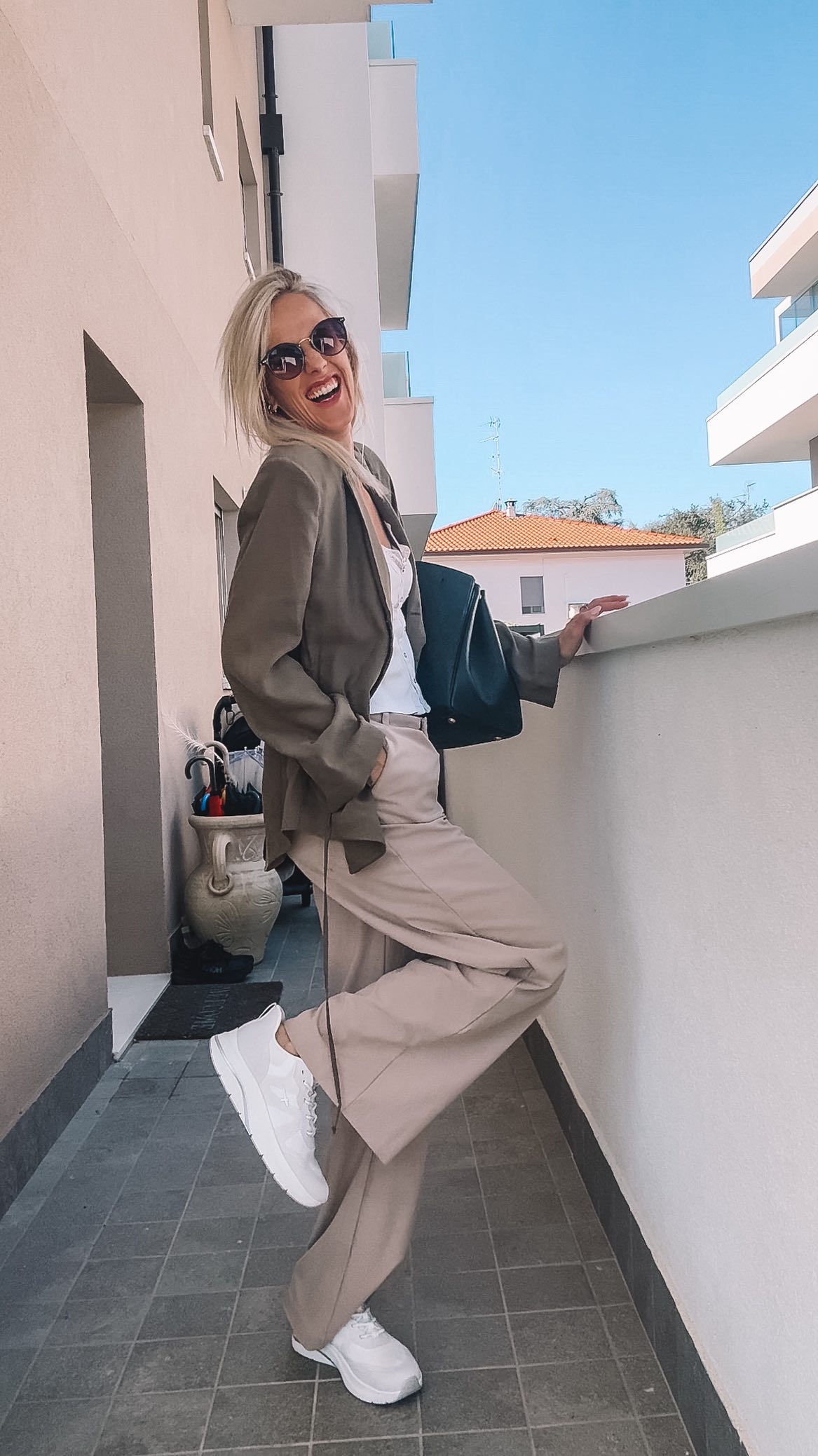 Instagram post by @claudiafitmom for Tamaris. Caption reads: Di due cose sono certa: 
la prima è che 60 secondi....