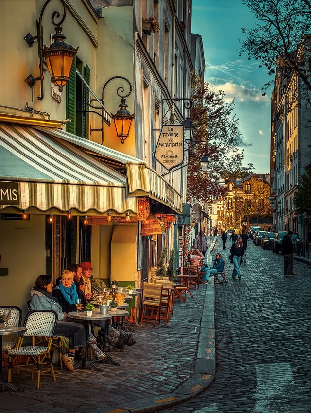 Instagram post by @pavel.kaplun.art for Xiaomi. Caption reads: [...] world of Montmartre. Shot on Xiaomi 17 Ultra....