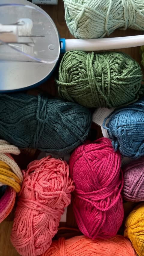 Instagram post by @needleandfeather for Caydo. Caption reads: [...] my yarn?! I’ve had so much fun with this....