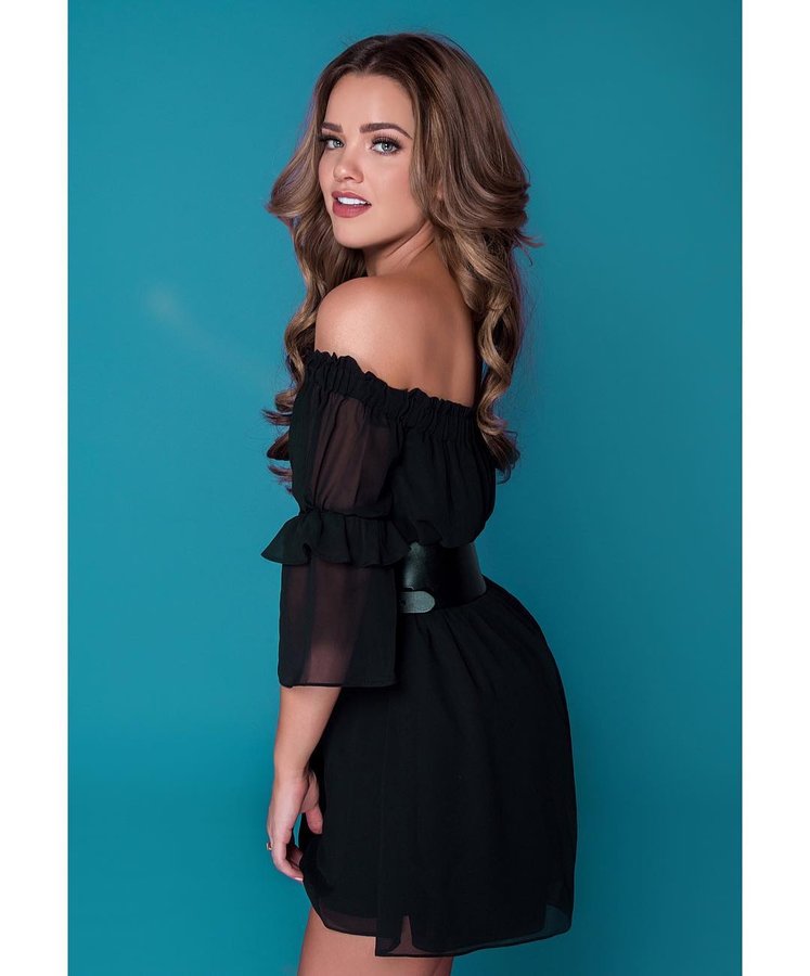 Instagram post by @thaligarcia for BCBGMAXAZRIA. Caption reads: [...] #instadaily #advertising #clothing....
