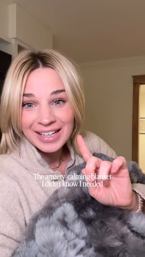 Instagram post by @emily_reppert for ZONLIHOME. Caption reads: This @zonlihome Heated Weighted Blanket is my #1....