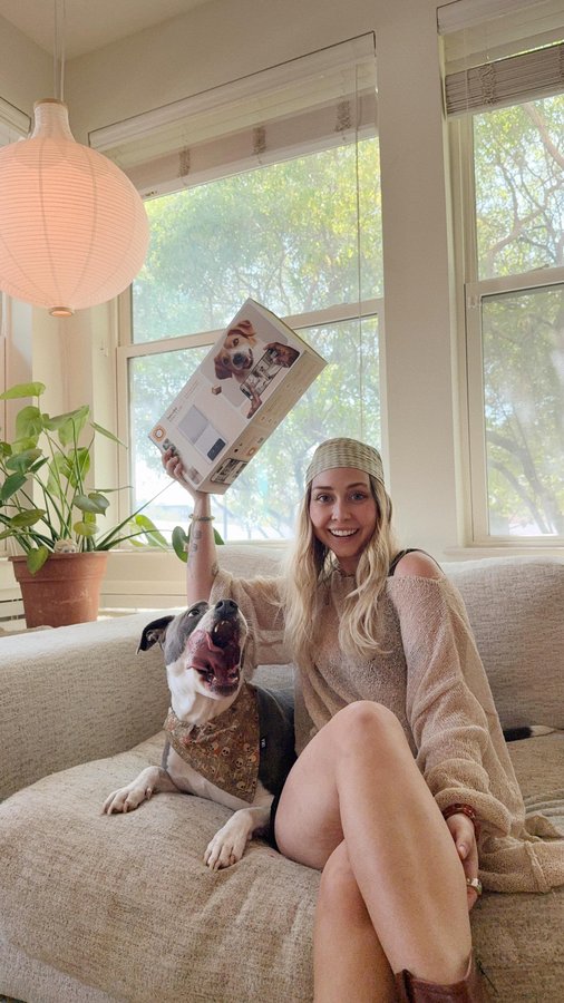 Instagram post by @avesjade for Petcube. Caption reads: @petcube 🤩 We all knew Arlo was a bigger star....