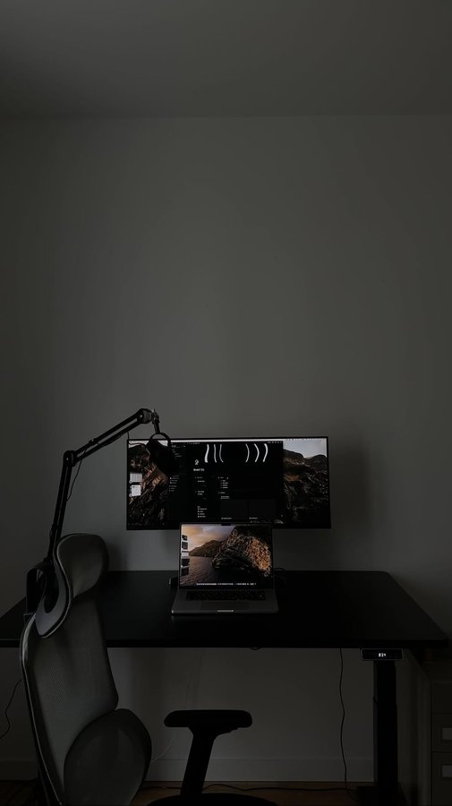 Instagram post by @bennibarletta for FlexiSpot. Caption reads: [...] man who has talent. 🔨 *Ad Desk setup:....