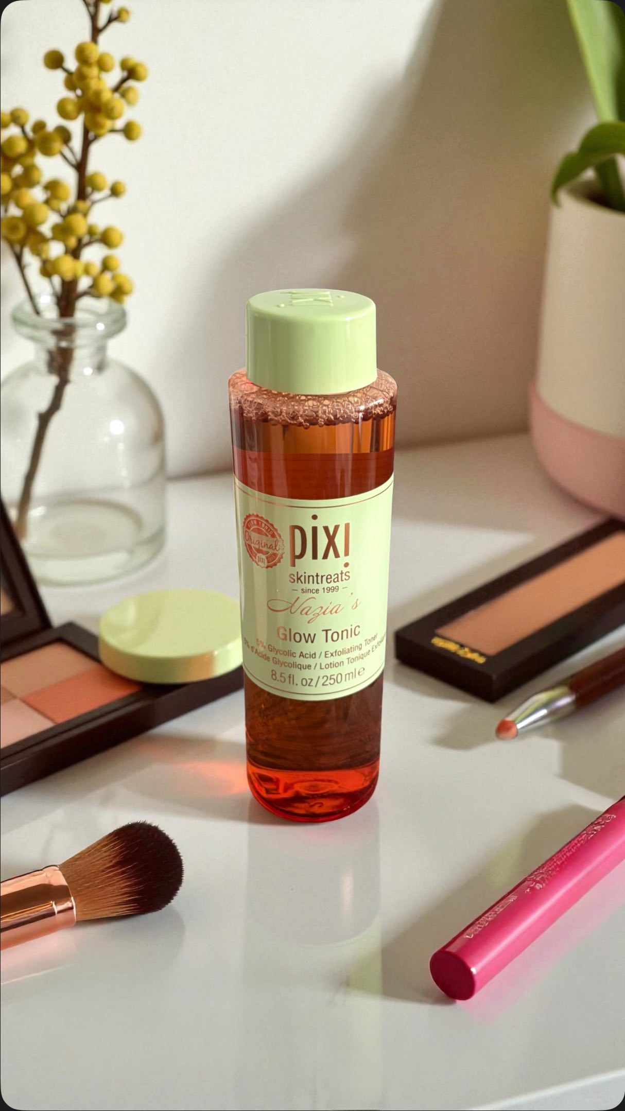 Instagram post by @glowdaily__ for Pixi Beauty. Caption reads: 🌟 Glow goals with glow tonic! @pixibeauty

PR |....
