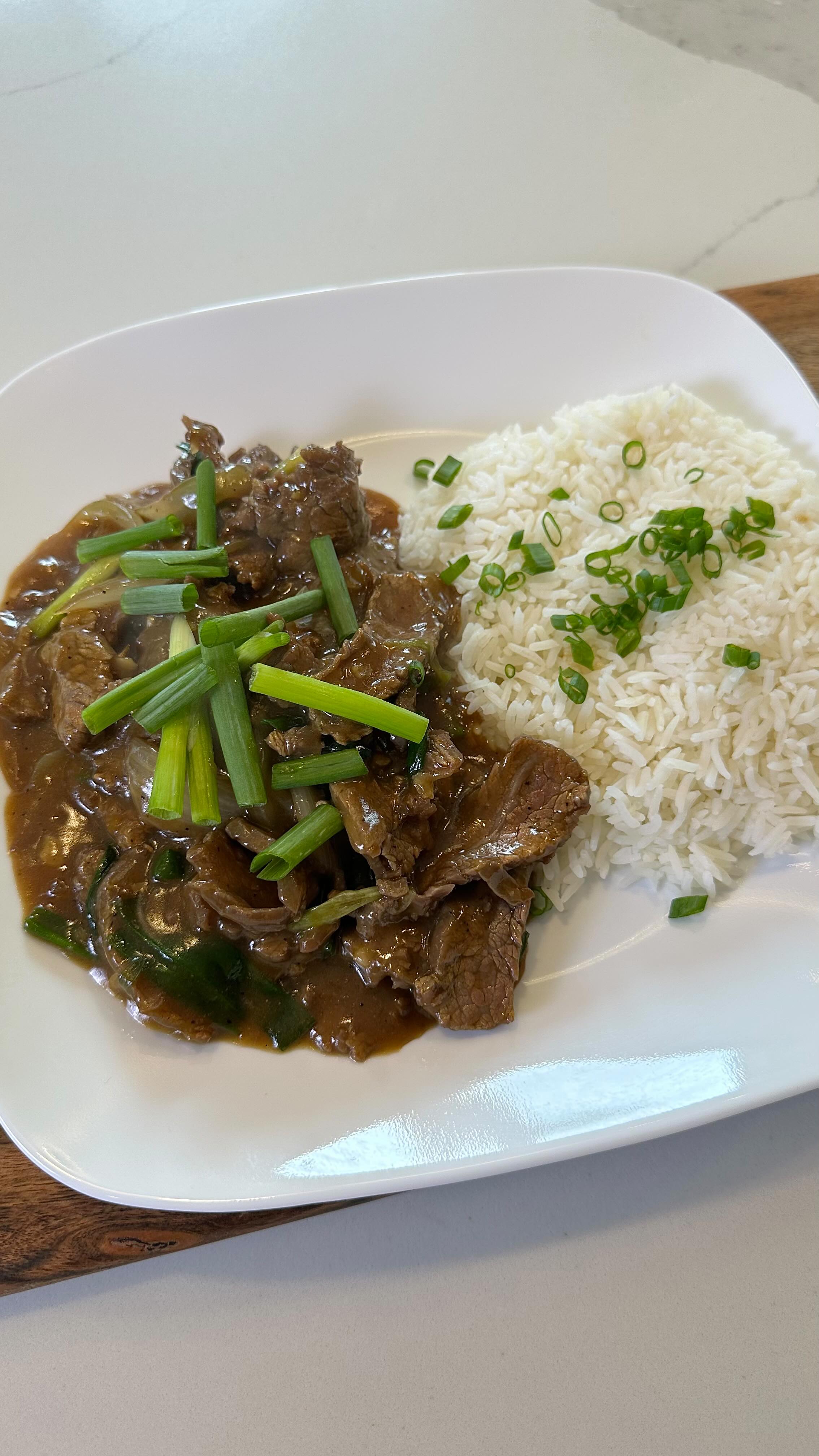 Instagram post by @chelsealynhome for Kikkoman USA. Caption reads: MONGOLIAN BEEF! 

This popular Chinese takeout....