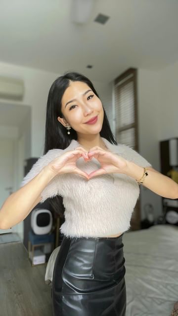 Instagram post by @alexialim for BottomSlim. Caption reads: Nothing can dampen the love on this Valentine’s....