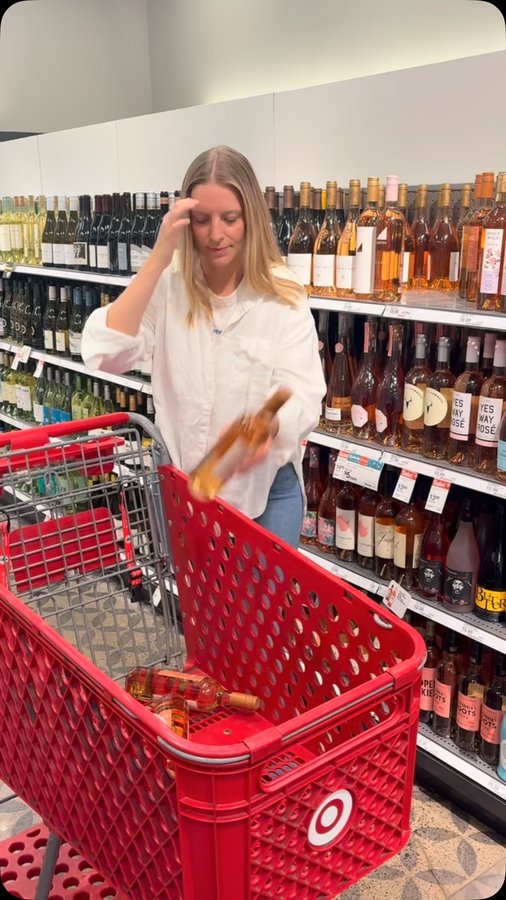 Instagram post by @deetsontheeats for Avaline. Caption reads: Happy national rosé day! Grab some @avaline rosé....