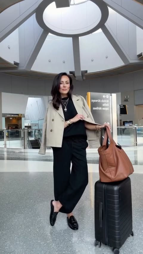 Instagram post by @lucyswhims for J.Jill. Caption reads: [...] my jet set ladies! A travel capsule from....