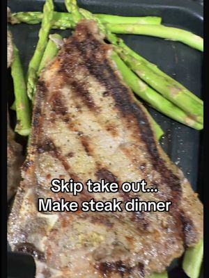 TikTok post by @mikis.homefinds for SUSTEAS. Caption reads: [...] #EasyDinnerIdeas #CookingAtHome @SUSTEAS.