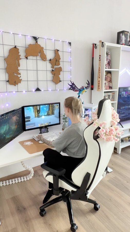 Instagram post by @feelimara for FlexiSpot. Caption reads: This cable management 😍 Are you Team Clean Cables....