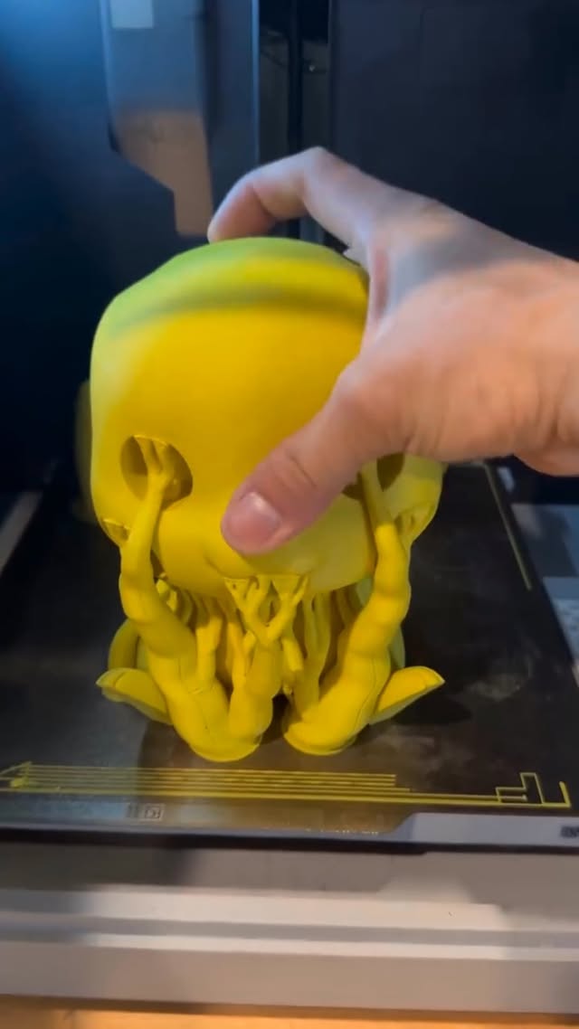 Instagram post by @printro3d for Amolen. Caption reads: Video by @amolen3d.