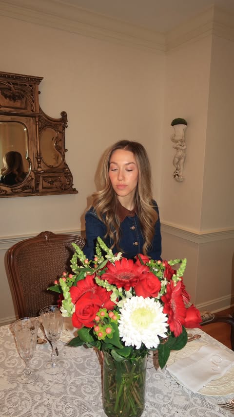 Instagram post by @justbecauseitspretty for 1800Flowers. Caption reads: instant holiday prettiness — delivered.....