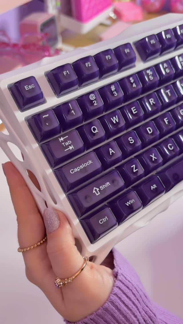 Instagram post by @daizedreams for Womier Keyboard. Caption reads: [AD] Purple Amethyst jelly keycaps! 💜 details in....
