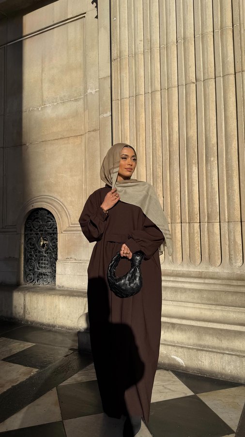 Instagram post by @sadahcho for VELA. Caption reads: a moment for this abaya look ✨

#GIFTED....