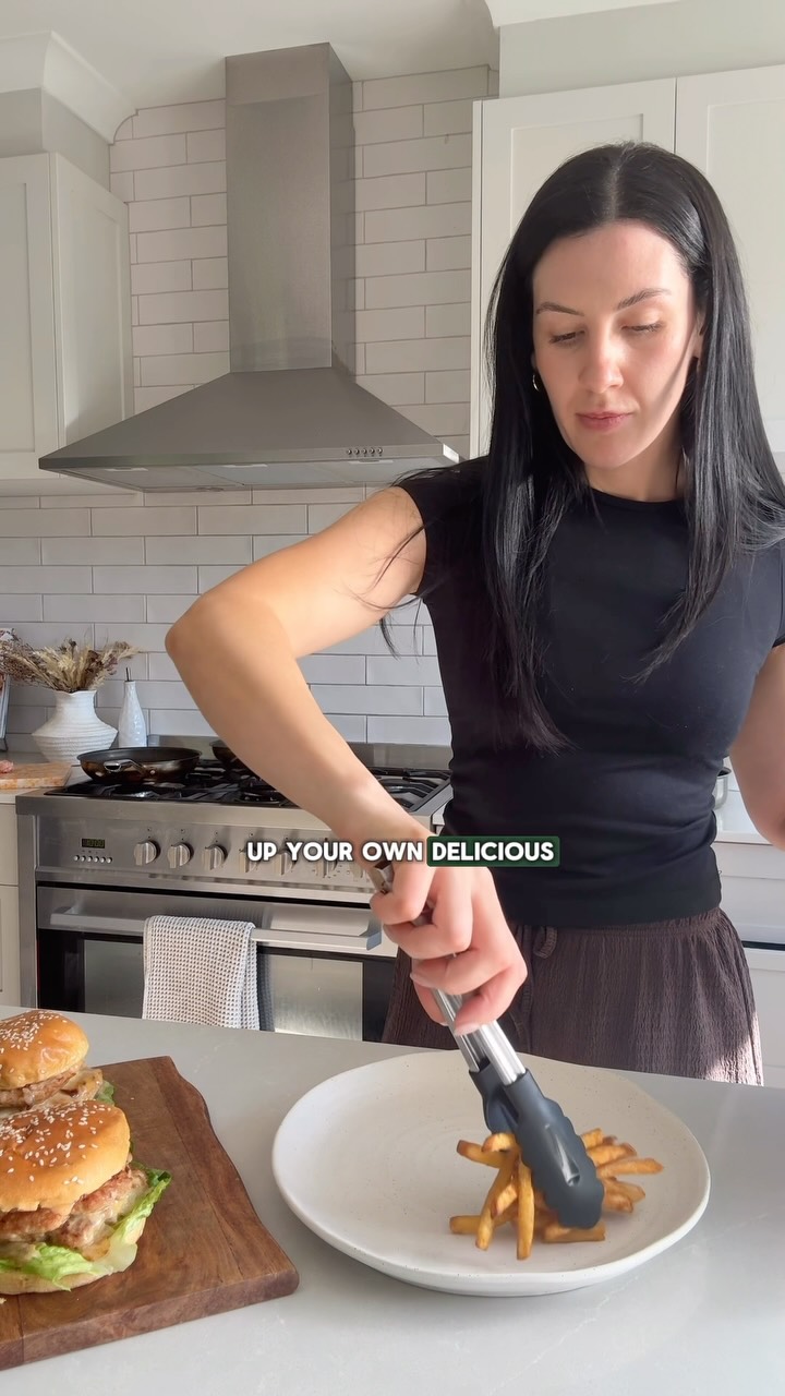 Instagram post by @noaawilliams for Woolworths. Caption reads: Hot Honey Peri Peri Smash Burgers
We did fakeaway....